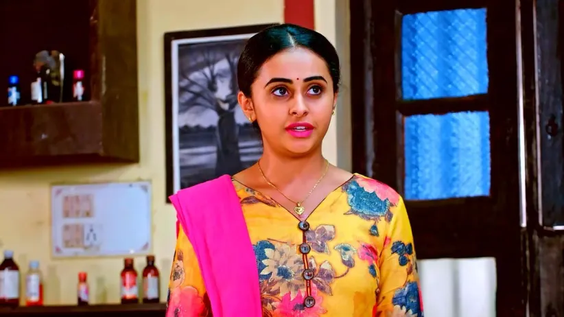 Sneha Thanks Kanthi for Helping Her Family