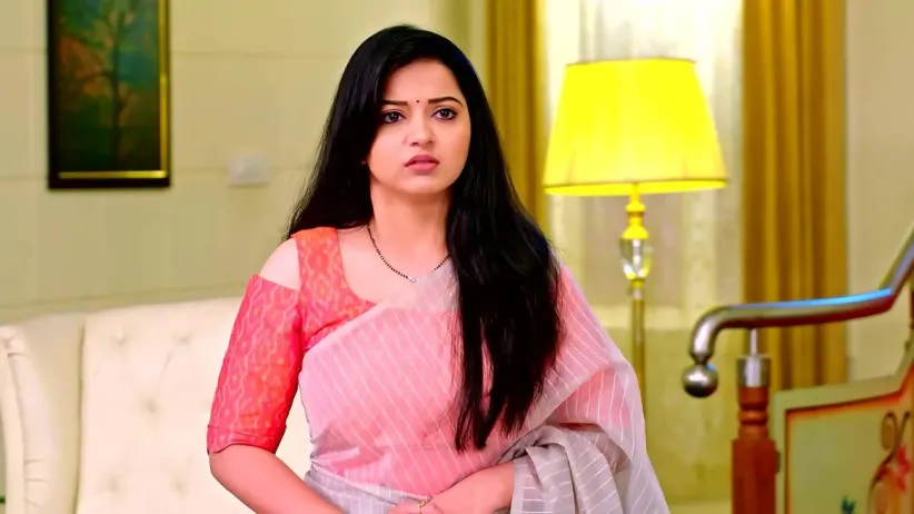 Aradhana Wonders about Priya's Behaviour
