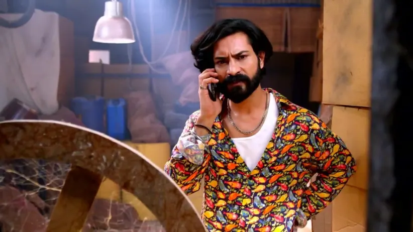 Balwinder Agrees to do Malishka's Task for Money