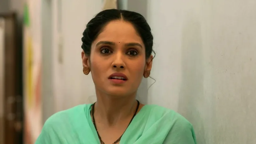 Anandi Finds Herself Stuck between Vasanti and the Family