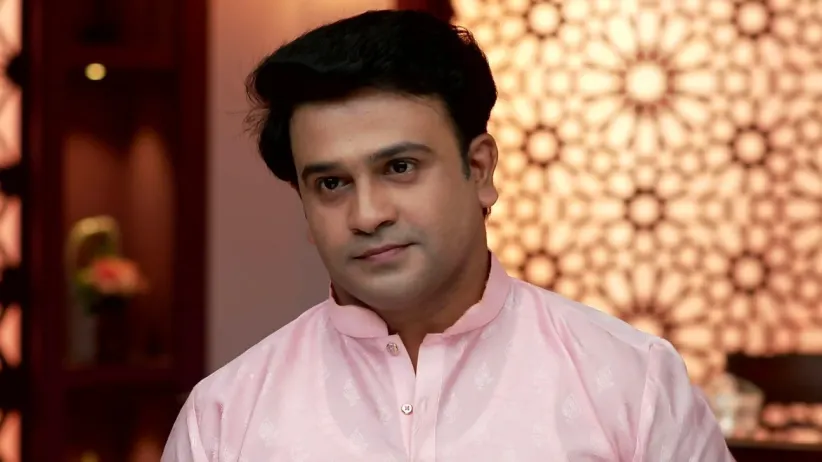 Veena Apologises to Raghunath