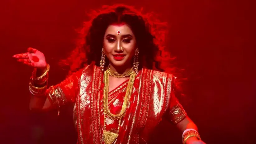 Jhilli's Entertaining Performance