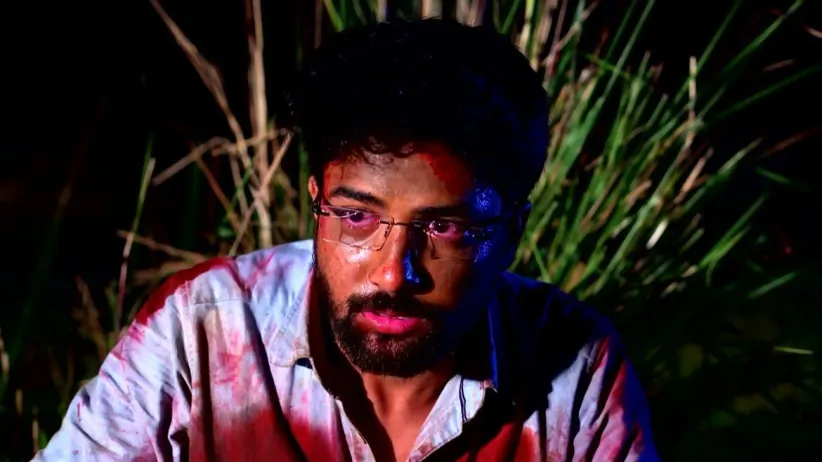 Shiv Tries to Help an Injured Parvati