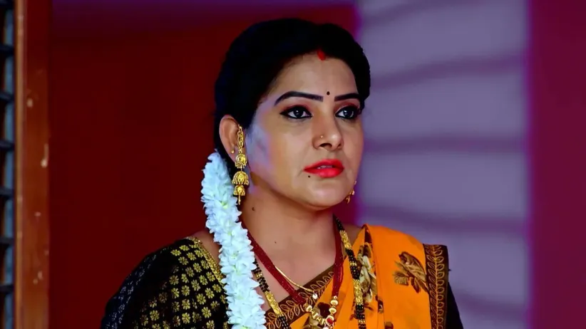 Jayanthi Warns Akhil