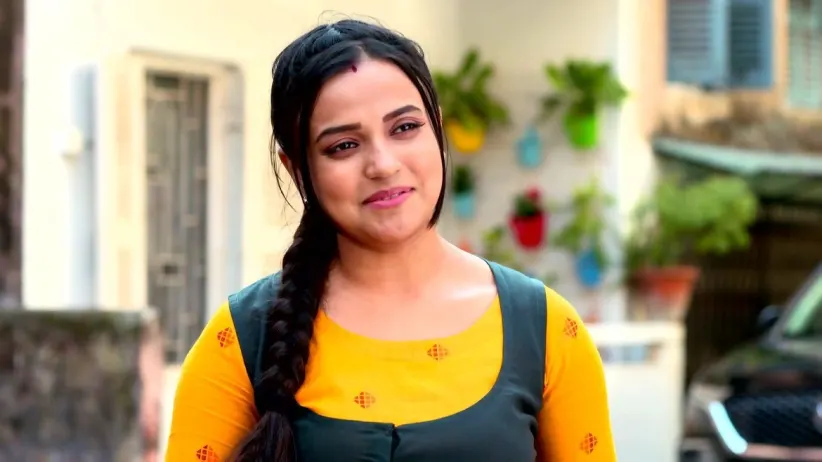Urmi's Curiosity About a Lady