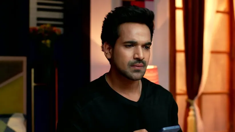 Veena Tries to Talk Sense into Urmi