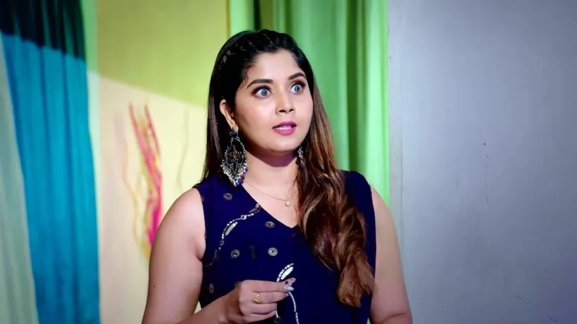 Tryambaka Gets Ready to Sacrifice Abhay