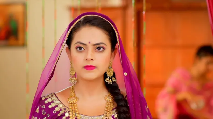 Savreen Arrives at Ajooni’s House