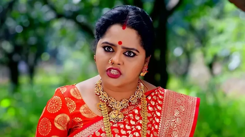 Damayanthi Gets Dakshayani Arrested