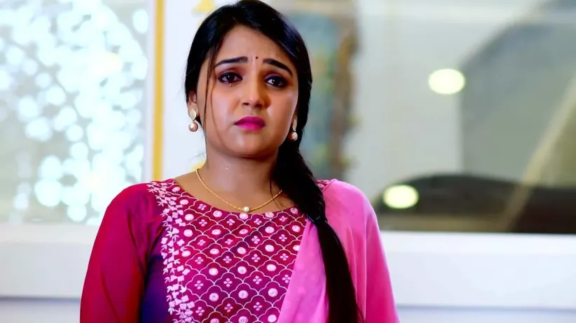Prathap Slaps Roopa