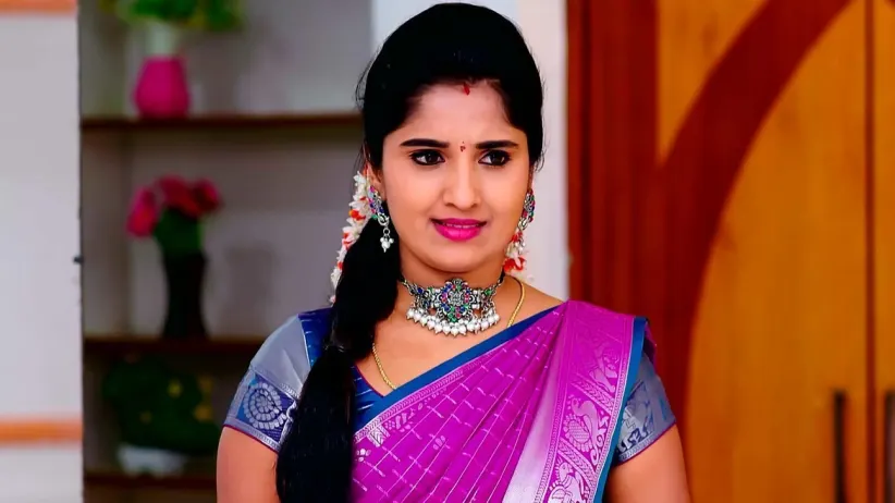 Bhuvana Convinces Rajendra
