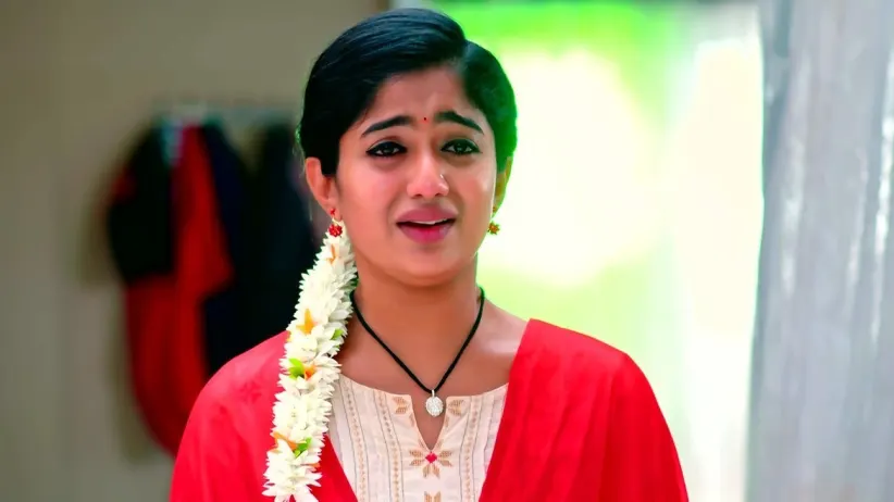 Aadhya Locks Srinu and Charu in a Room