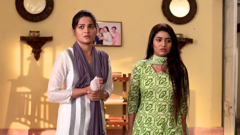 Lata Suspects Stuti and Durga