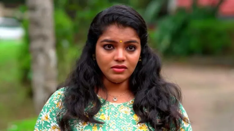 Shalini Catches Sushmita Red-Handed
