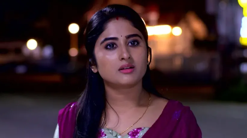 Prasad Spots Thulasi at Night