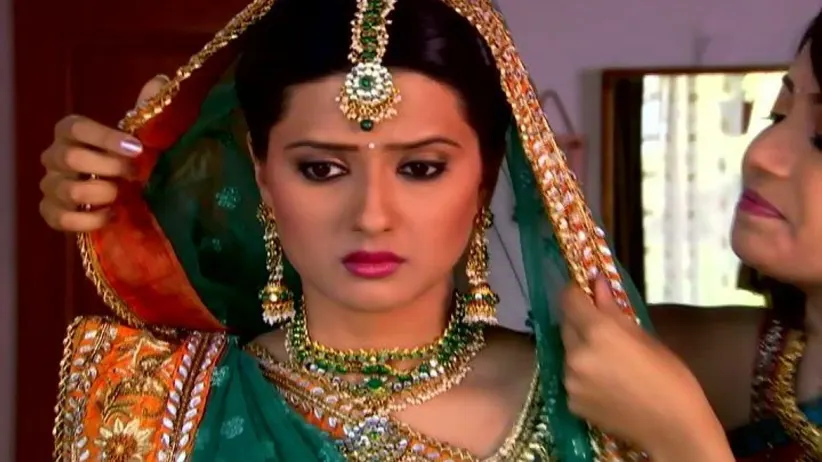 Yash's Family Visits Aarti's House