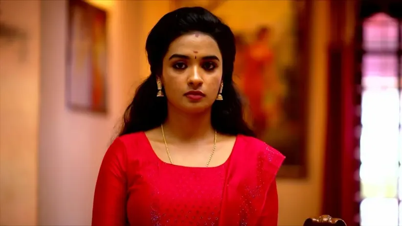 Shalini Retaliates against Sathyabhama