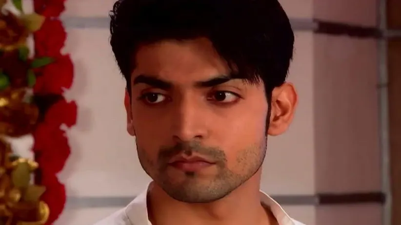 Gayatri Scolds Aarti