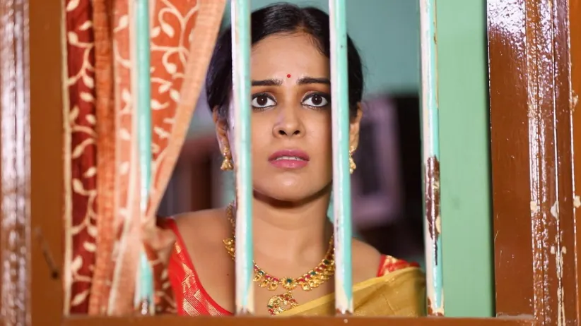 Sanjeev Performs the Rituals for Abhirami