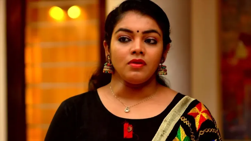 Shalini Asks Raghavan for a Promise