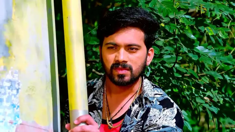 Kanthi Suspects Murali's Behaviour