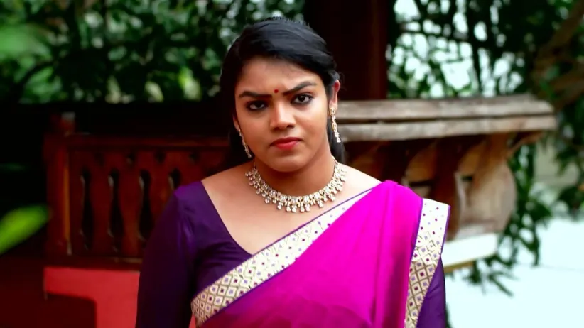 Arjunan Hides in Preethi’s Room