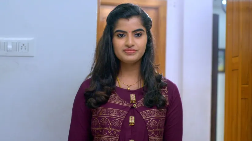 Hasini Hits the Vendor