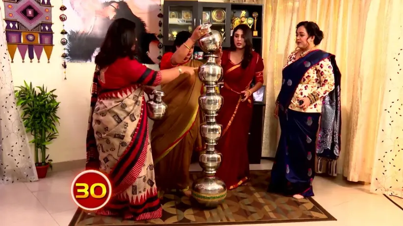 Ghore Ghore Zee Bangla - January 06, 2023 - Performance 1
