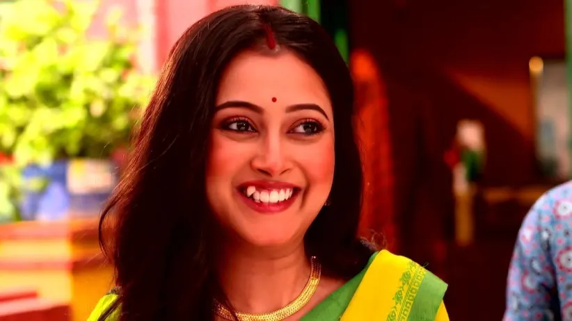 Amitesh Performs on Parna's Insistence