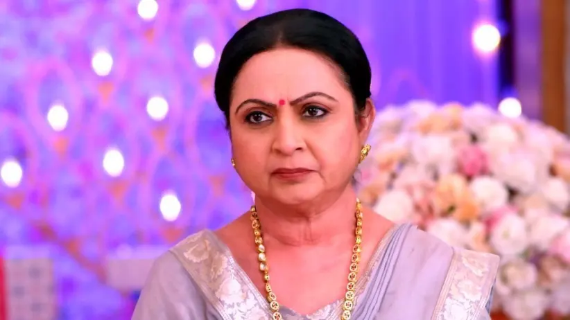 Ranbeer Asks Rhea to Leave the House | Kumkum Bhagya