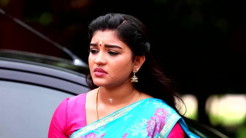 Vanaja Gives Money to Veerapandi