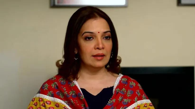 Valli Slaps Riya