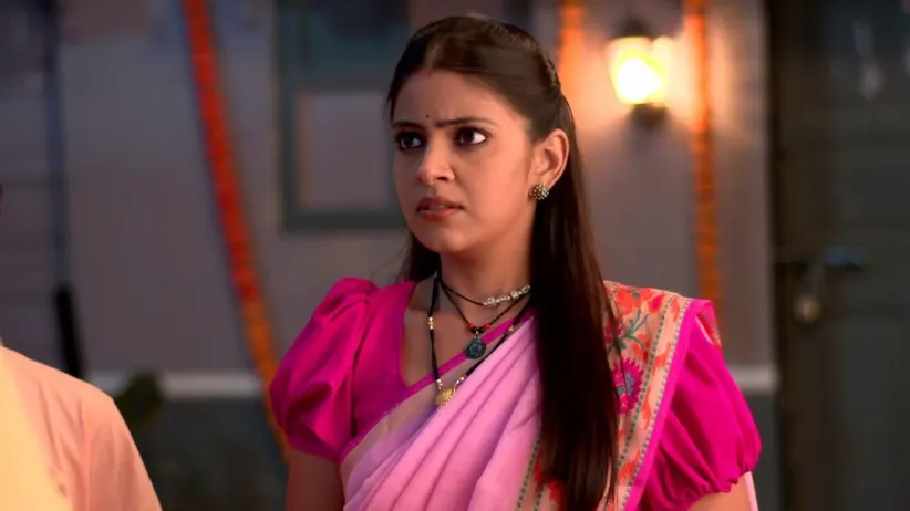 Mukta Gets Injured while Saving Raosaheb