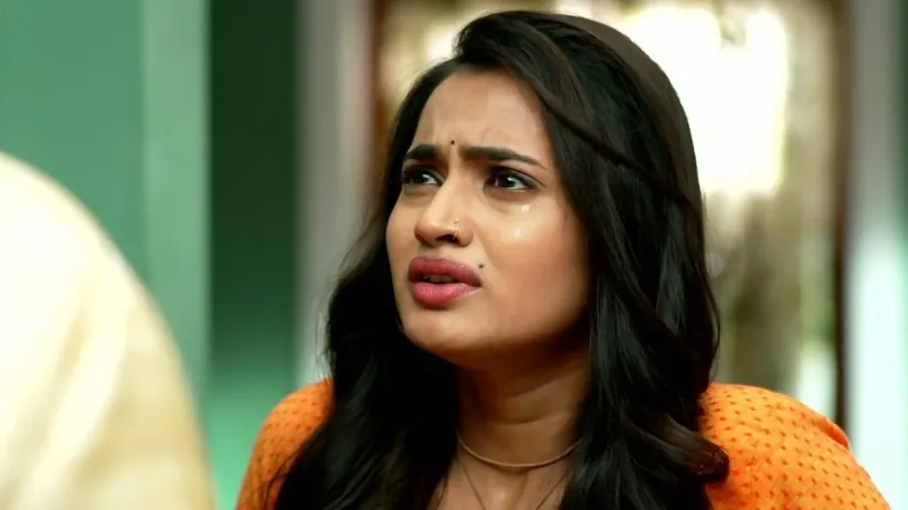 Veena Tells Raghunath the Truth about Prabhas