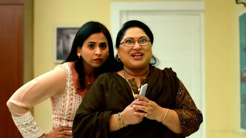 Sarita Wins a Lottery of INR 1 Crore