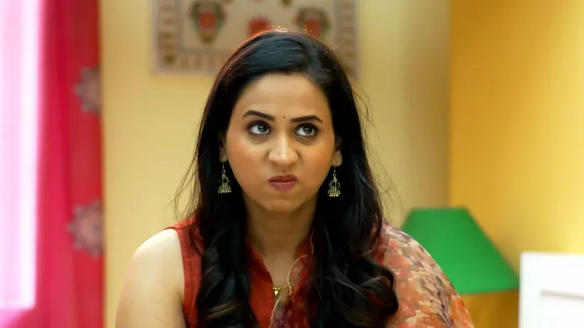 Sarita Puts on an Act to Save Shantanu