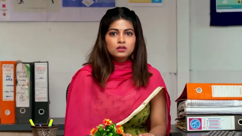 A Panicked Shilpi Meets Vikrant