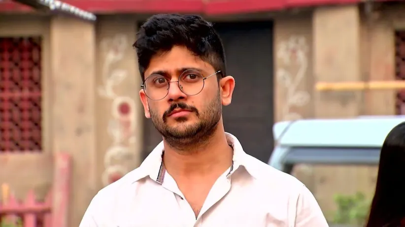 Siddhartha Reaches Kalu's Garage