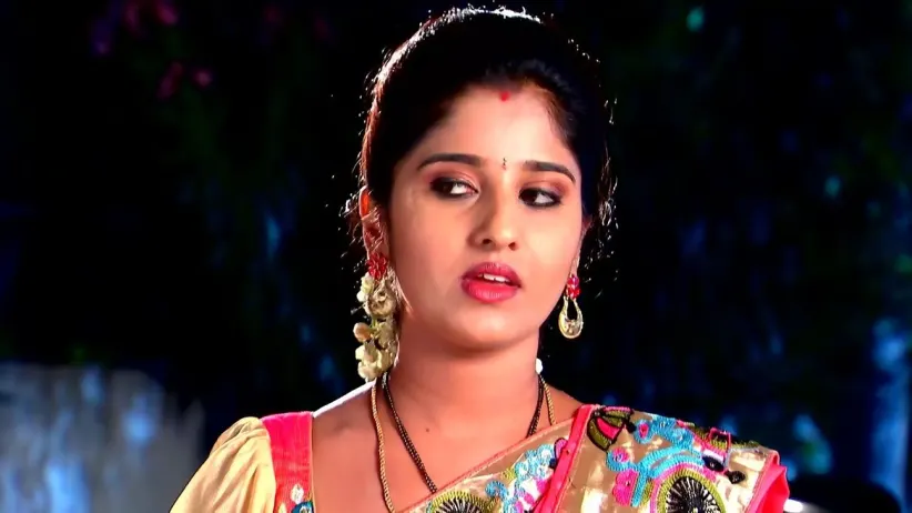 Roopa Srinivas Steals the Rudraksha