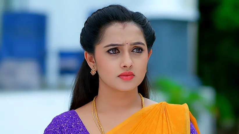 Lavanya Notices Avani's Panicked State
