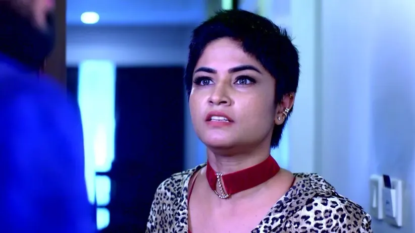 Aparna Ignores Prabha's Hateful Words