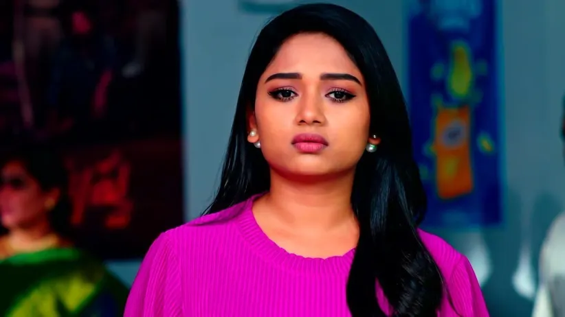 Srinu Tries to Get Closer to Aadhya