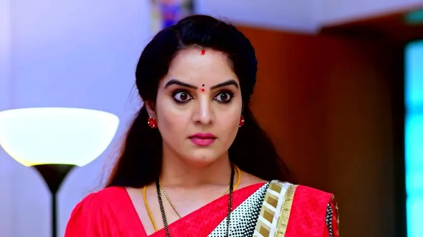 Abhiram Praises Vasundhara’s Singing