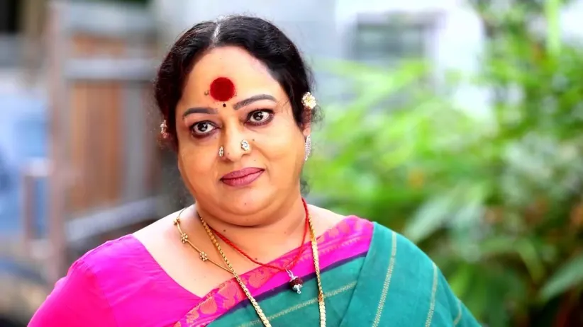 Chinnaponnu Threatens Jaya