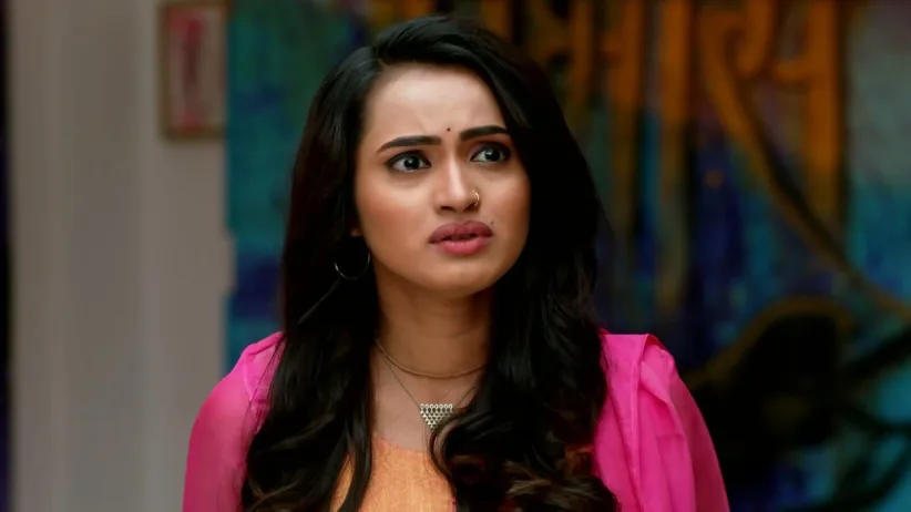 Veena Questions Prabhas