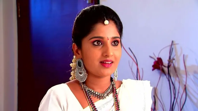 Ganga Tries to Win Jaya Surya's Heart