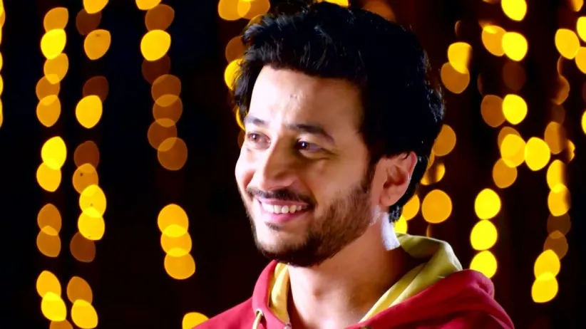 Karthik's Birthday Surprise for Sathya