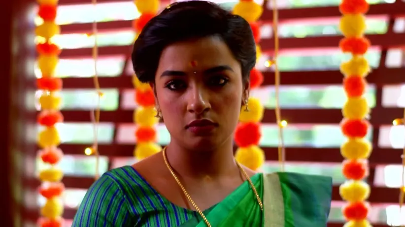 Shalini Threatens Sushmita