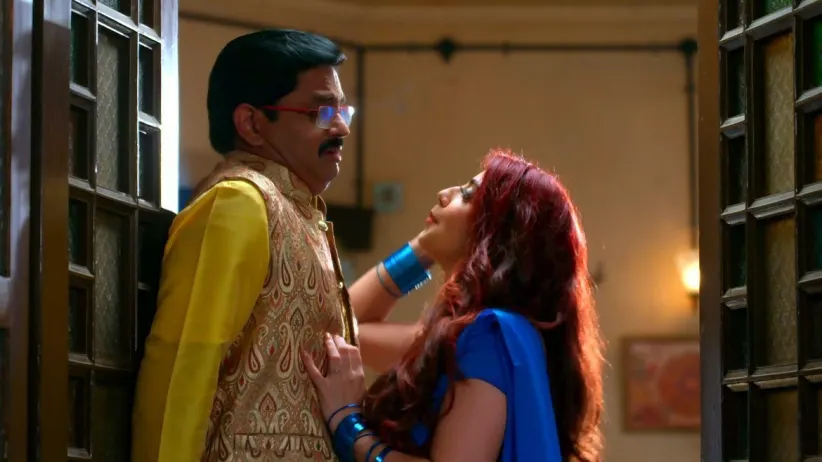 Karishma's Actions Scare Mishra and Mirza