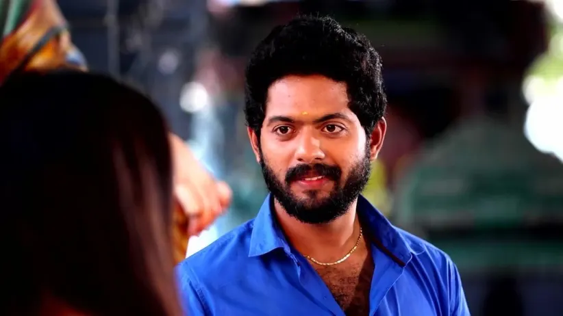 Chinnaponnu Chases Roshni Away
